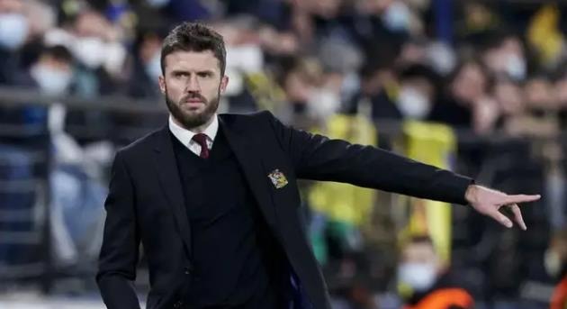 Michael Carrick đối mặt thử thách lớn tại Man Utd