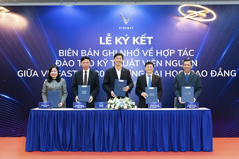 Lễ ký kết hợp tác giữa VinFast và 30 trường đào tạo kỹ thuật ô tô
