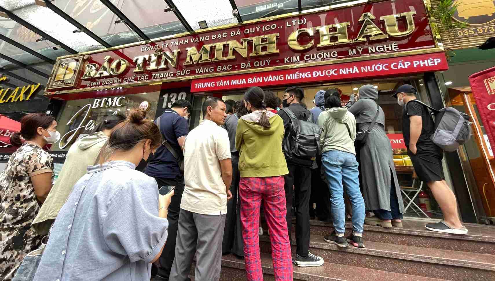 Giá vàng 15h chiều nay 17/1: Giá vàng thế giới, vàng miếng, vàng nhẫn