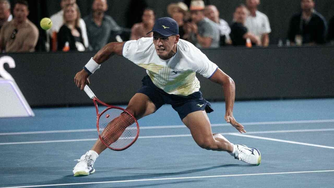 Loại Shelton, Baez thẳng tiến vào chung kết tại Auckland