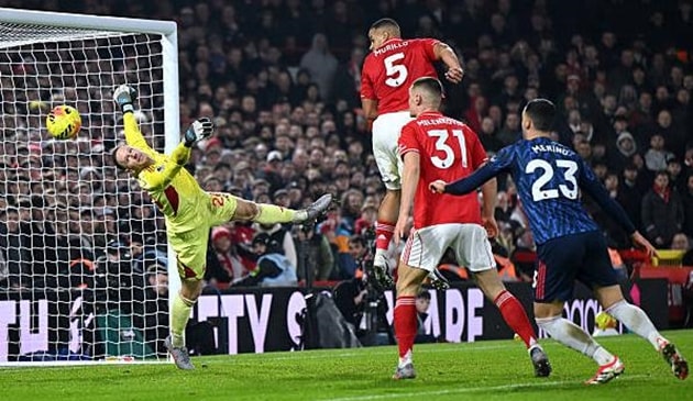 Thủ thành Matz Sels có một ngày thi đấu xuất sắc cứu thua cho Nottingham Forest.