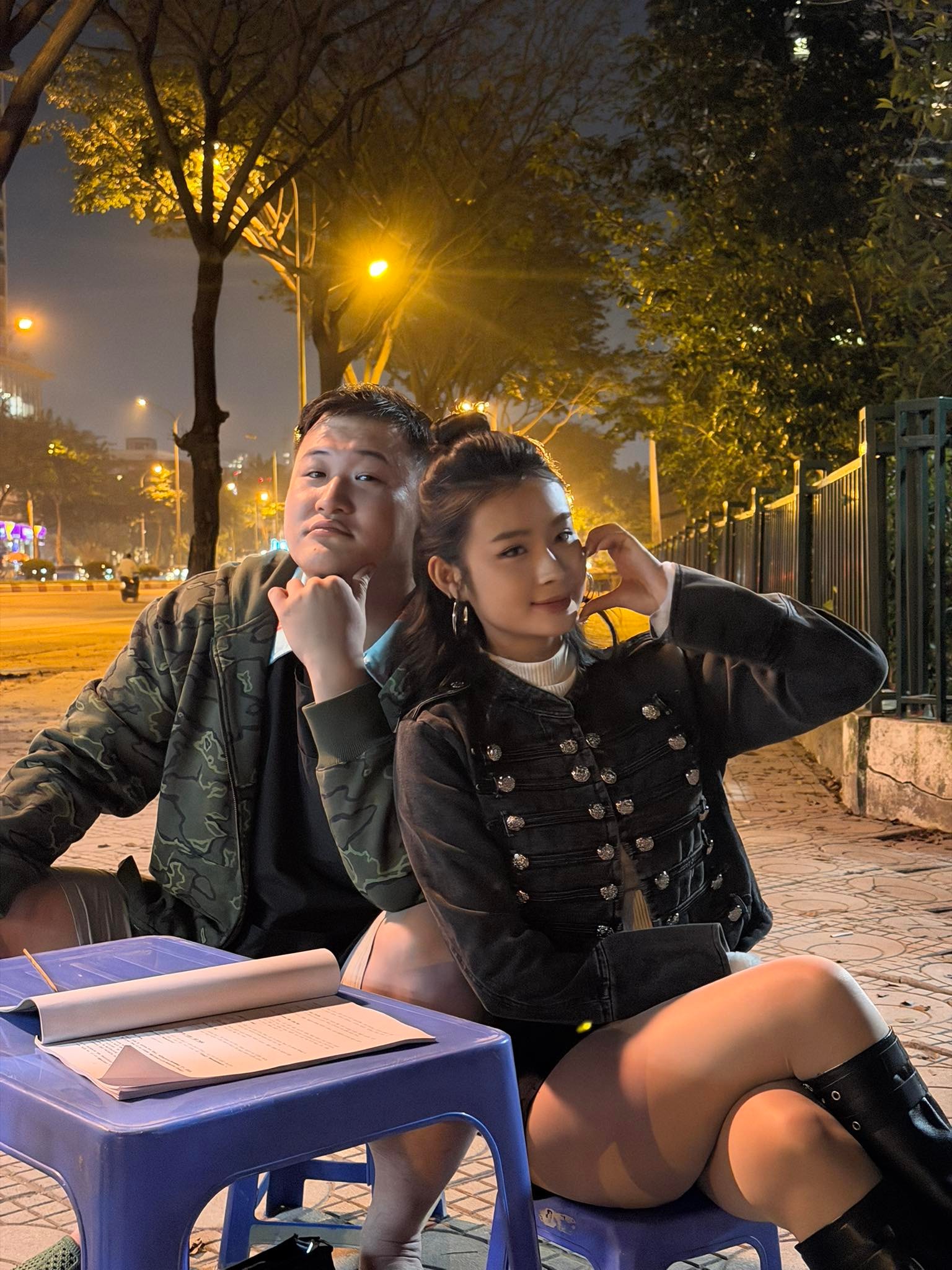 Một phân cảnh đầy cảm xúc của nhóm Đại bản doanh trong phim Cách em 1 milimet.