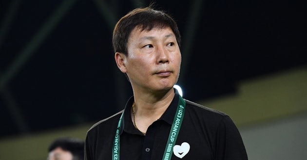 HLV Kim Sang-sik trong buổi họp báo trước trận bán kết U23 châu Á