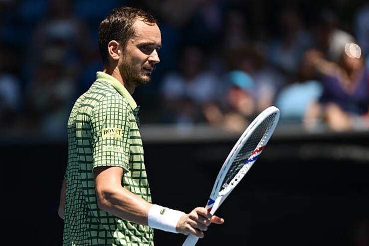 Daniil Medvedev thi đấu tại Australian Open