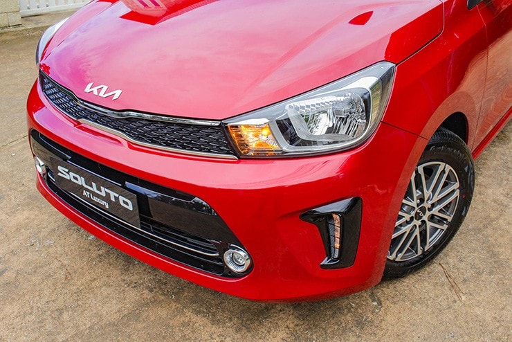 Thiết kế lưới tản nhiệt mũi hổ đặc trưng trên KIA Soluto