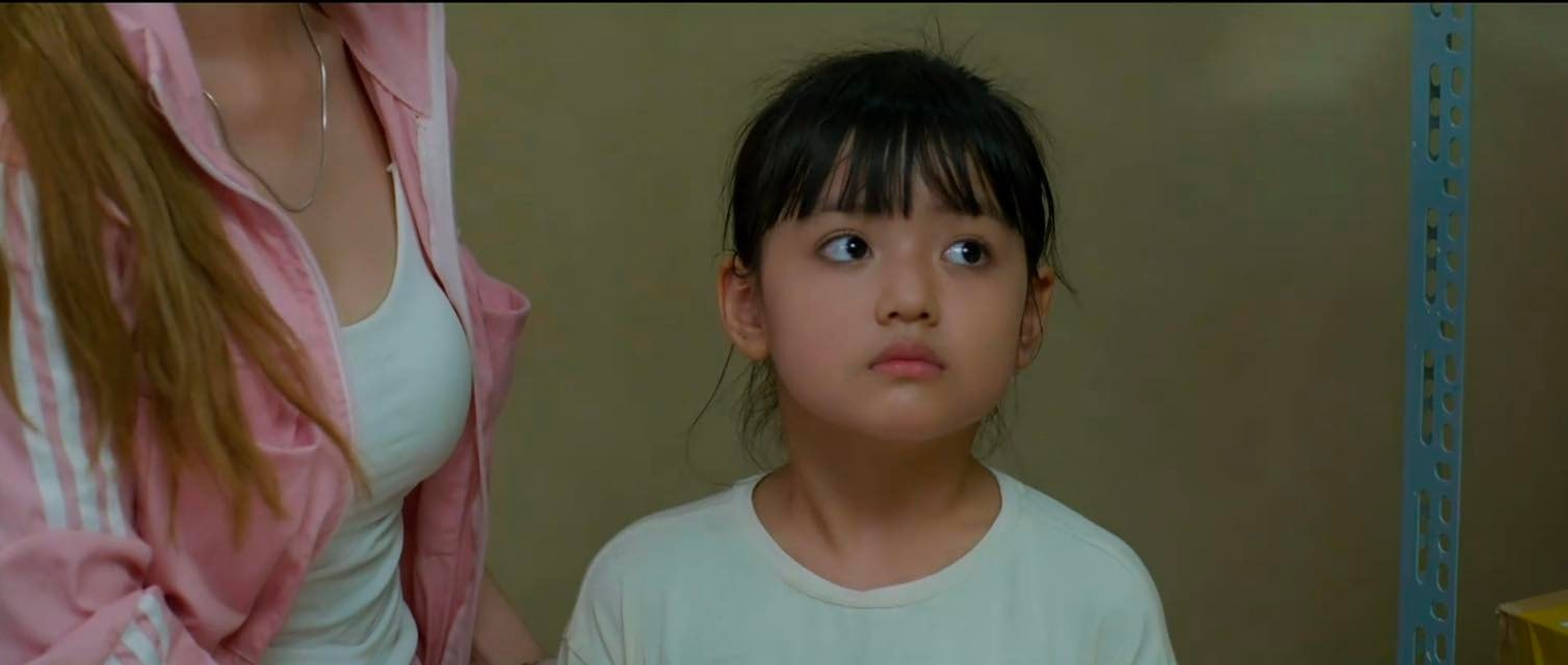 Bà Ánh bất ngờ phát hiện bé Nhi tại kho hàng của Đức và Vân.