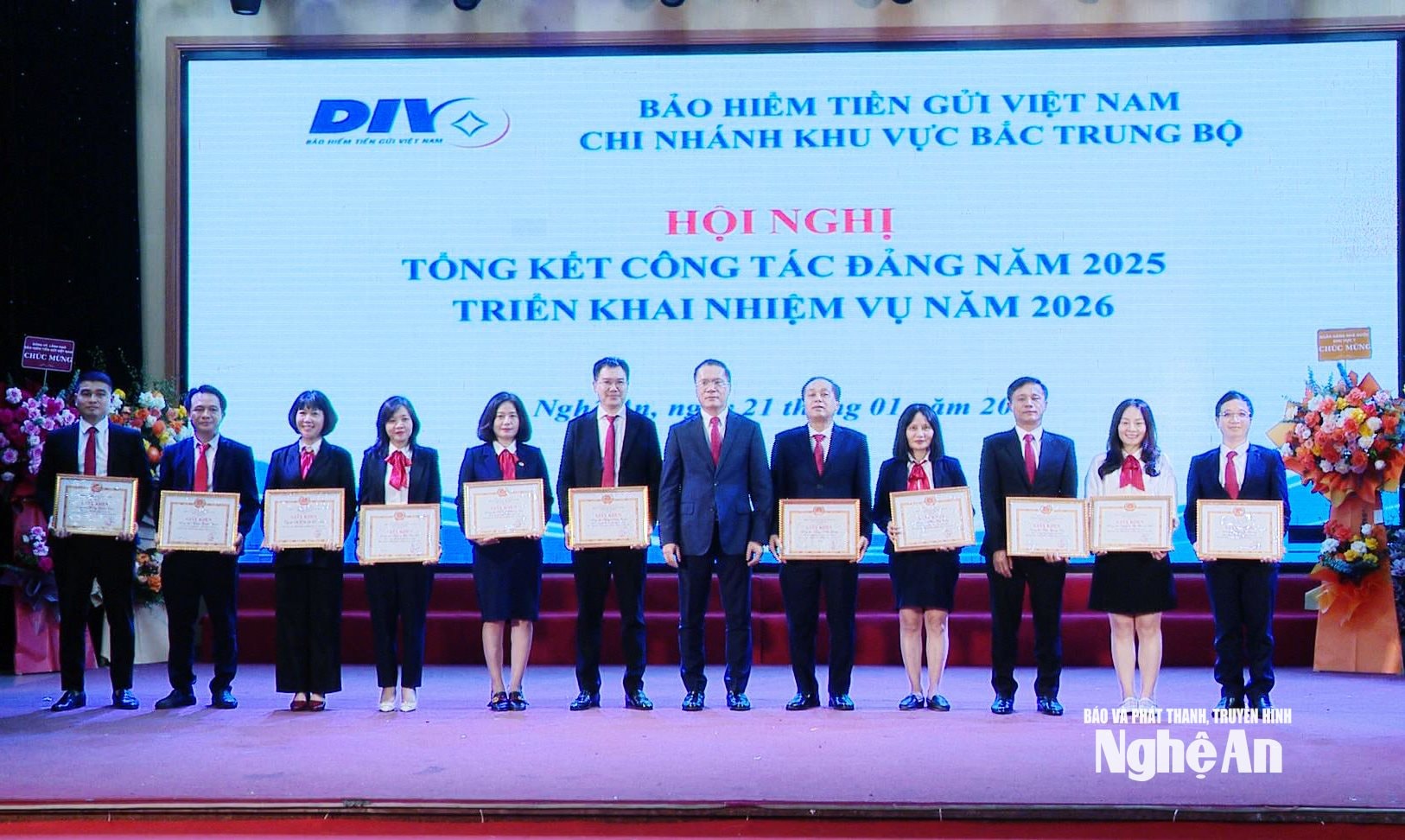 bna_-khen-thuong-cac-to-chuc-ca-nhan-co-thanh-tich-xuat-sac-nam-2025-1db09bc392386c444db226ec62acb90a(1).jpg