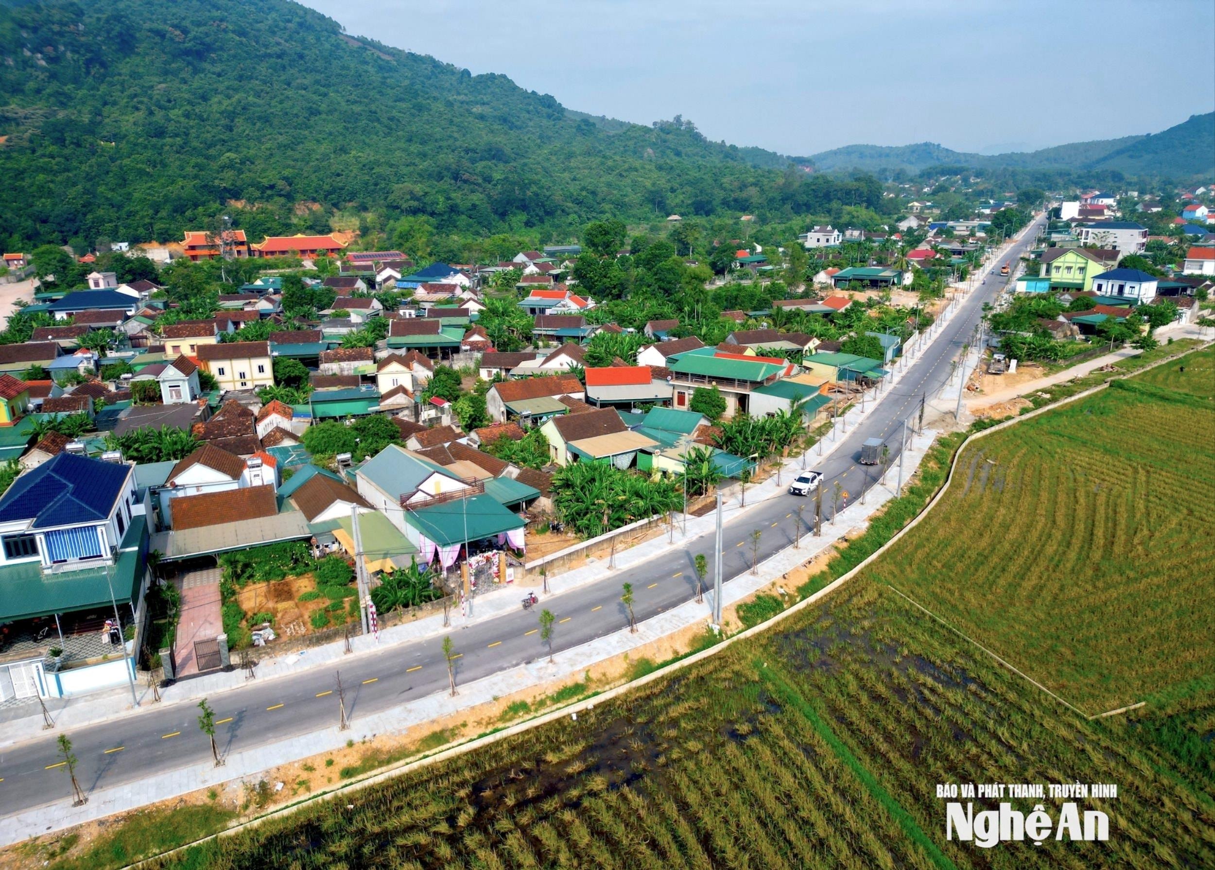 Đường giao thông nông thôn ở xã Yên Thành. Ảnh Văn Trường