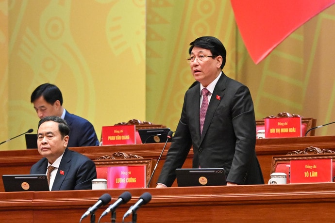 Ủy viên Bộ Chính trị, Chủ tịch nước Lương Cường điều hành phiên thảo luận. chi-7219.jpg