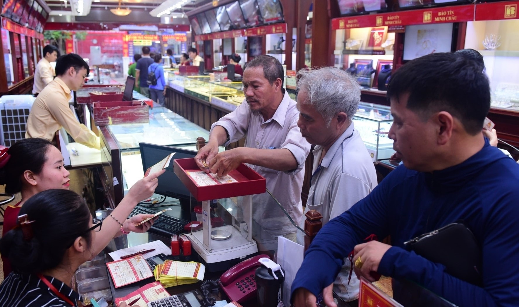 Bảng giá vàng 22/1/2026: Giá vàng miếng SJC, nhẫn 9999, vàng thế giới