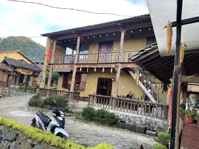 Hình ảnh ngôi nhà cũ trước khi bị dỡ bỏ để xây dựng công trình mới