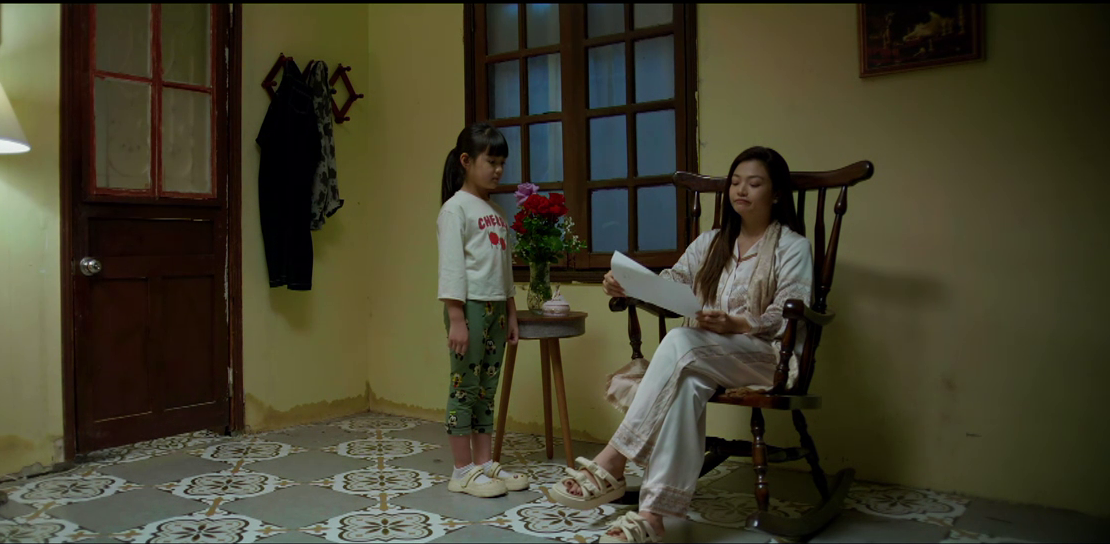Bức tranh quà tặng của bé Nhi dành cho bà Ánh