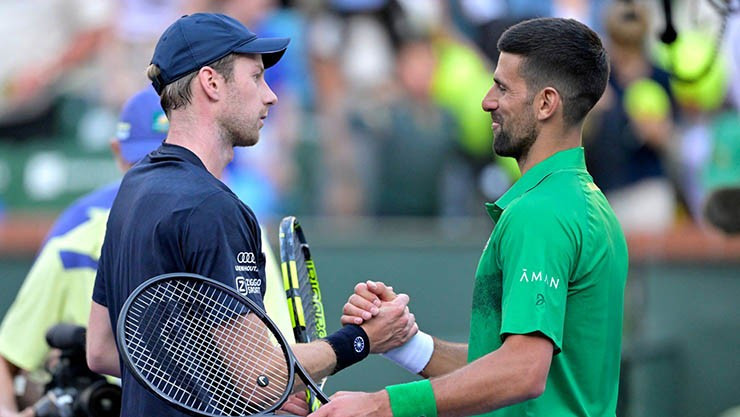 Novak Djokovic thi đấu đầy bản lĩnh trước Van de Zandschulp tại Australian Open