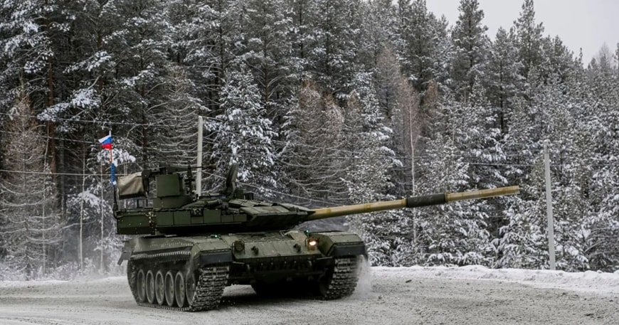 Mô hình xe tăng T-90M2 Ryvok-1 với hệ thống bảo vệ hiện đại.