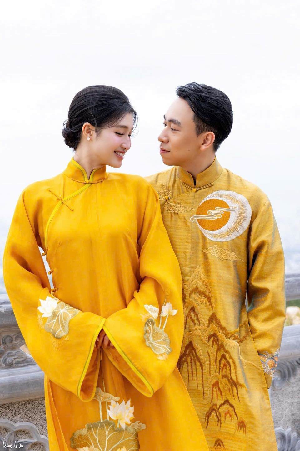 Á hậu Phương Nhi và doanh nhân Minh Hoàng trong lễ Hằng thuận tại chùa