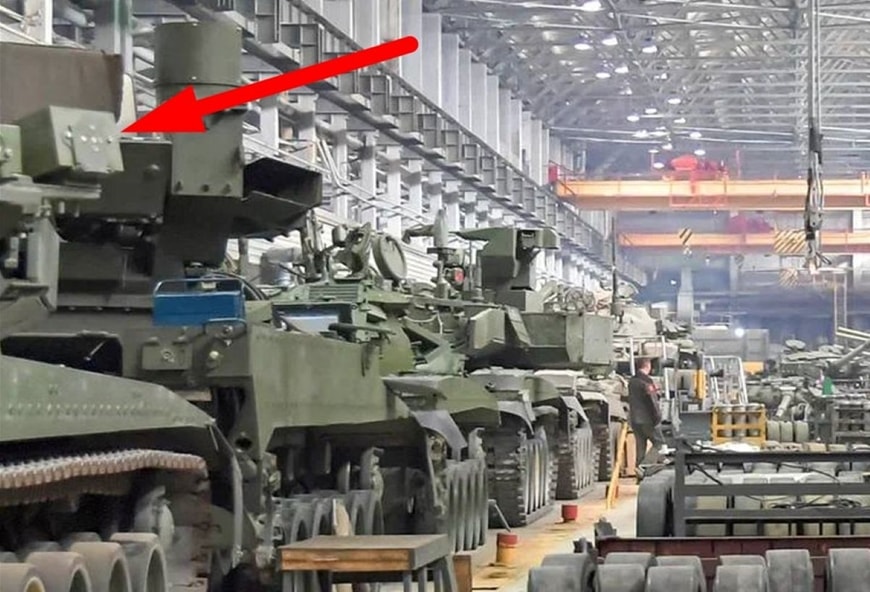 Hệ thống phòng thủ chủ động Arena-M được lắp đặt trên các dòng xe tăng hiện đại của Nga.