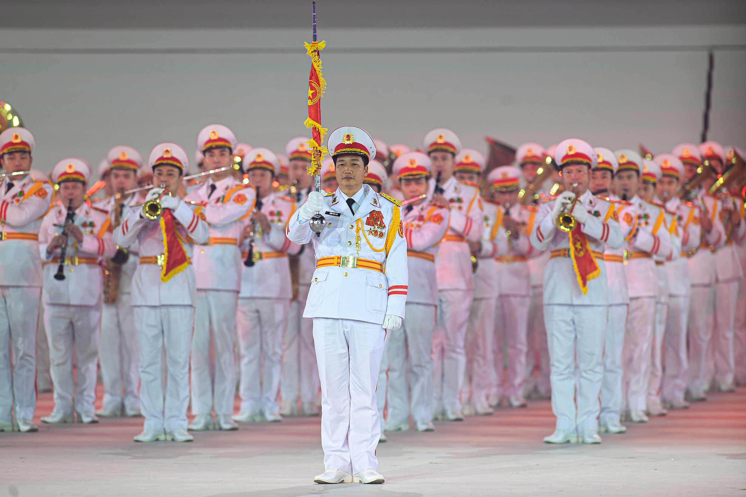 Ấn tượng những màn đồng diễn quy mô lớn trong chương trình 'Dưới lá cờ vẻ vang của Đảng'- Ảnh 2.