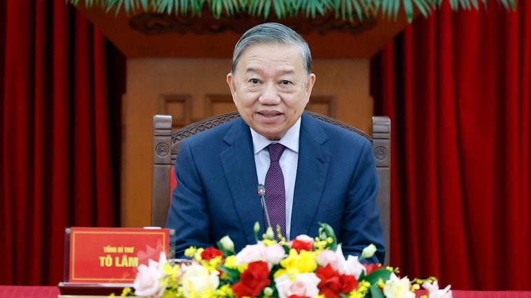 vna-potal-tong-thong-nga-vputin-dien-dam-voi-tong-bi-thu-to-lam-chuc-mung-thanh-cong-dai-hoi-dang-lan-thu-xiv-8549949-6418.jpg