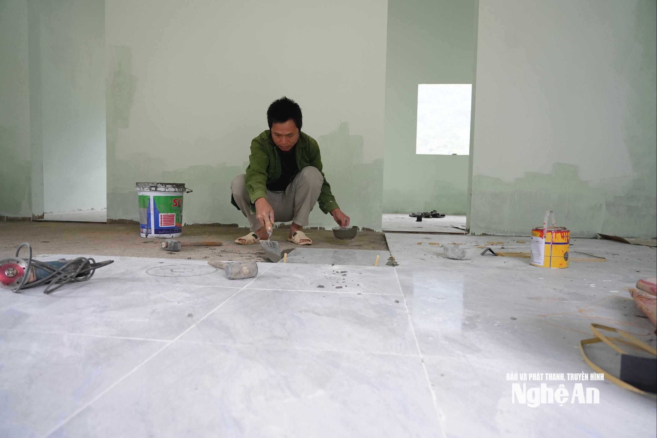 Ngôi nhà mới sau lũ của ông Lương Văn Hồng đang dần hoàn thiện