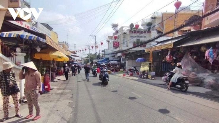 Đảm bảo mỹ quan và trật tự giao thông tại khu vực Miếu Bà Chúa Xứ.