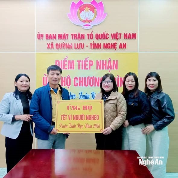 Ban vận động Tết vì người nghèo Xuân Bính Ngọ năm 2026 xã Quỳnh Lưu tiếp nhận ủng hộ