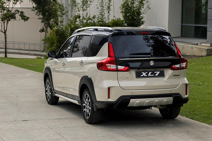 Đuôi xe Suzuki XL7 Hybrid