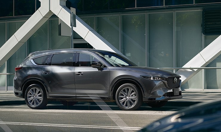 Mazda CX-8 2026 sở hữu ngoại hình sang trọng và bề thế