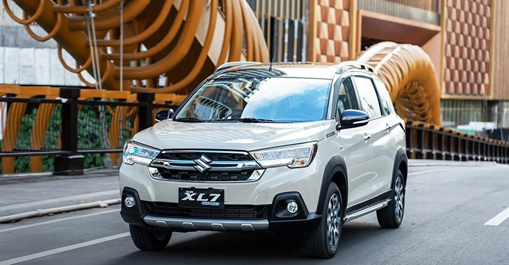 Suzuki XL7 Hybrid với ngoại hình khỏe khoắn