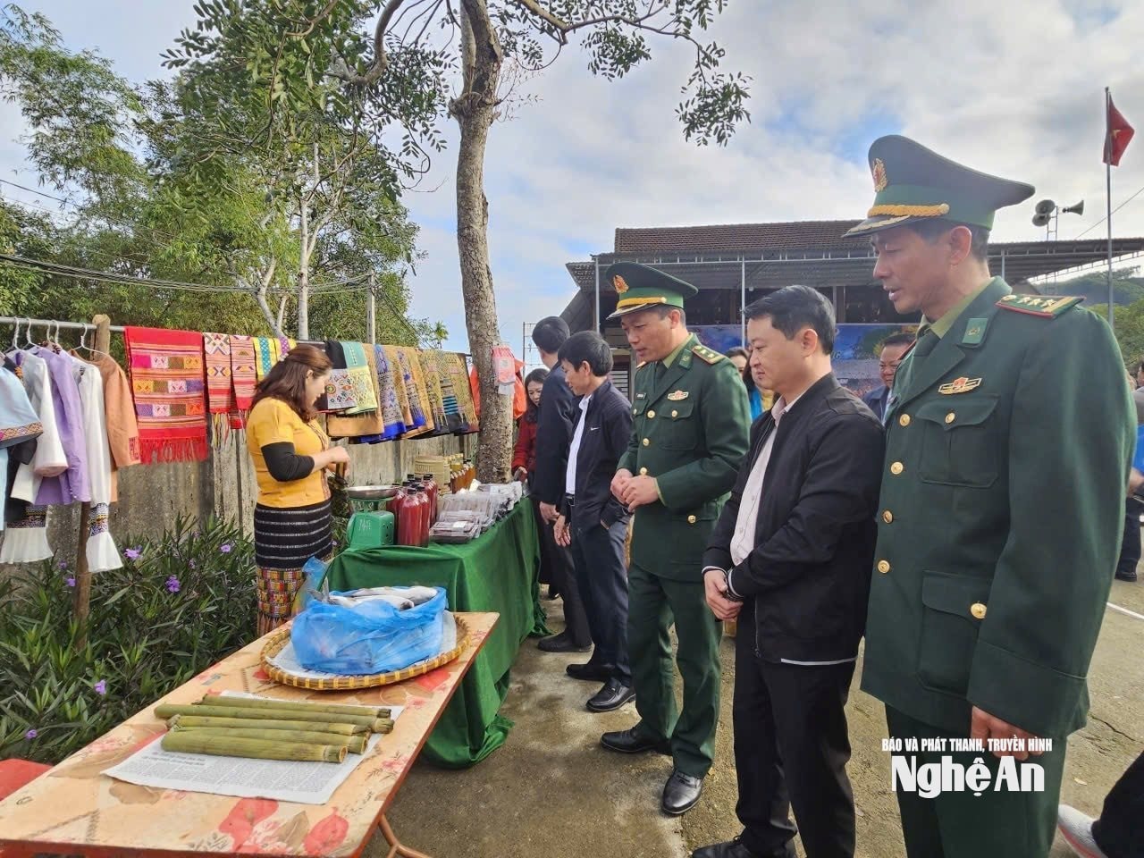 Cán bộ Đồn biên phòng