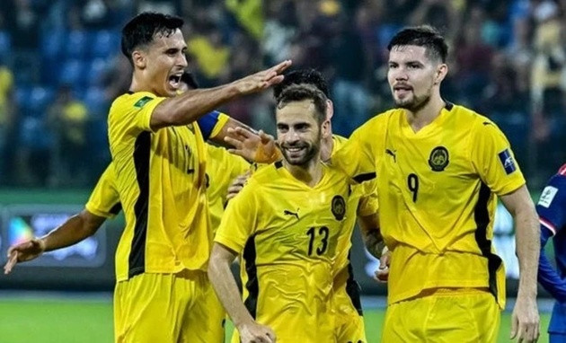 Dàn sao nhập tịch Malaysia vui mừng vì được hoãn án phạt.