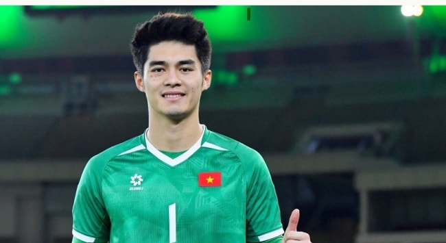 Thủ môn Trần Trung Kiên thi đấu nỗ lực trong màu áo U23 Việt Nam tại giải châu Á.