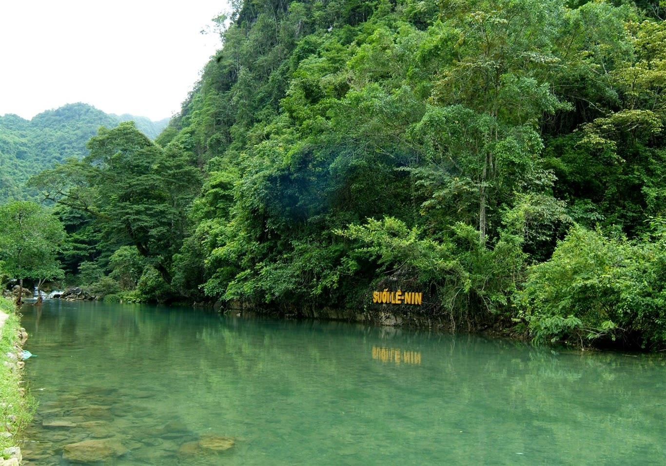 suối Lê Nin, núi Các Mác