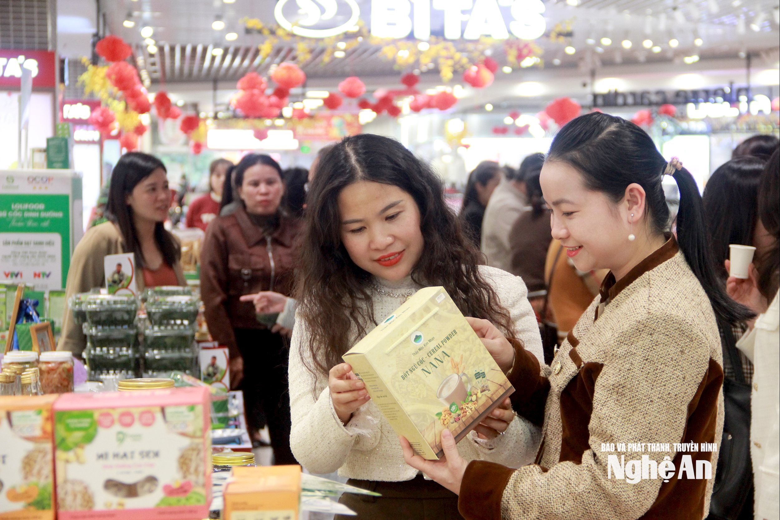Các mặt hàng được vào siêu thị phải qua các bước kiểm tra nghiêm nặt hơn hơn so với ngoài thị trường ảnh QA