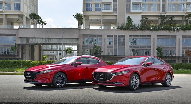 Thân xe Mazda3 với đường nét mượt mà