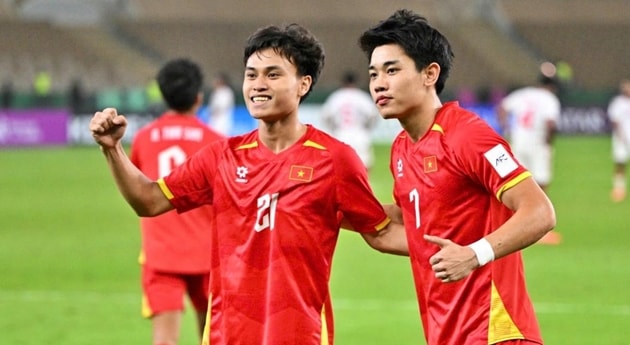 Các cầu thủ trẻ U23 Việt Nam đang nỗ lực khẳng định vị trí tại câu lạc bộ chủ quản.