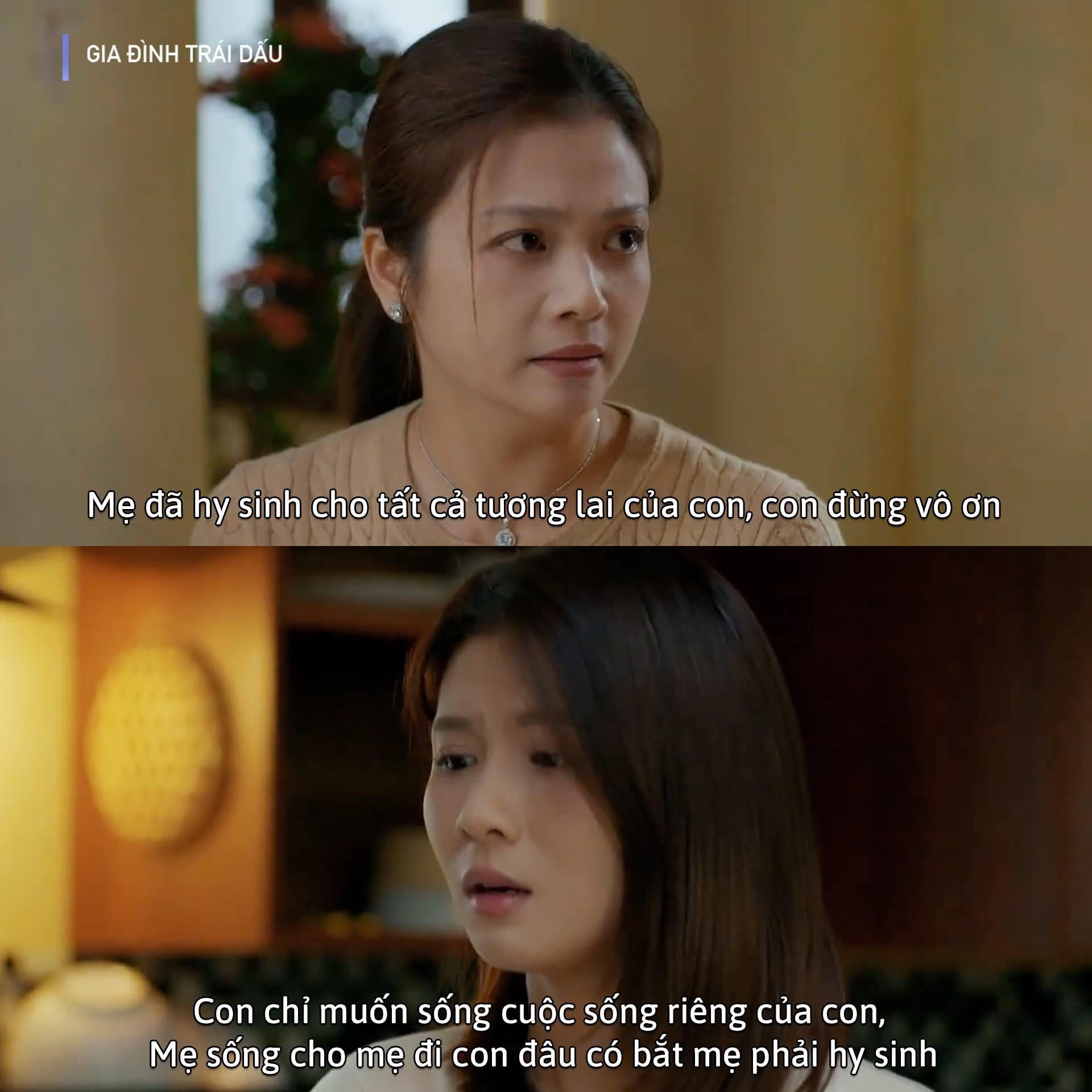 Dương và mẹ cãi vã kịch liệt về vấn đề du học và sự tự do cá nhân.