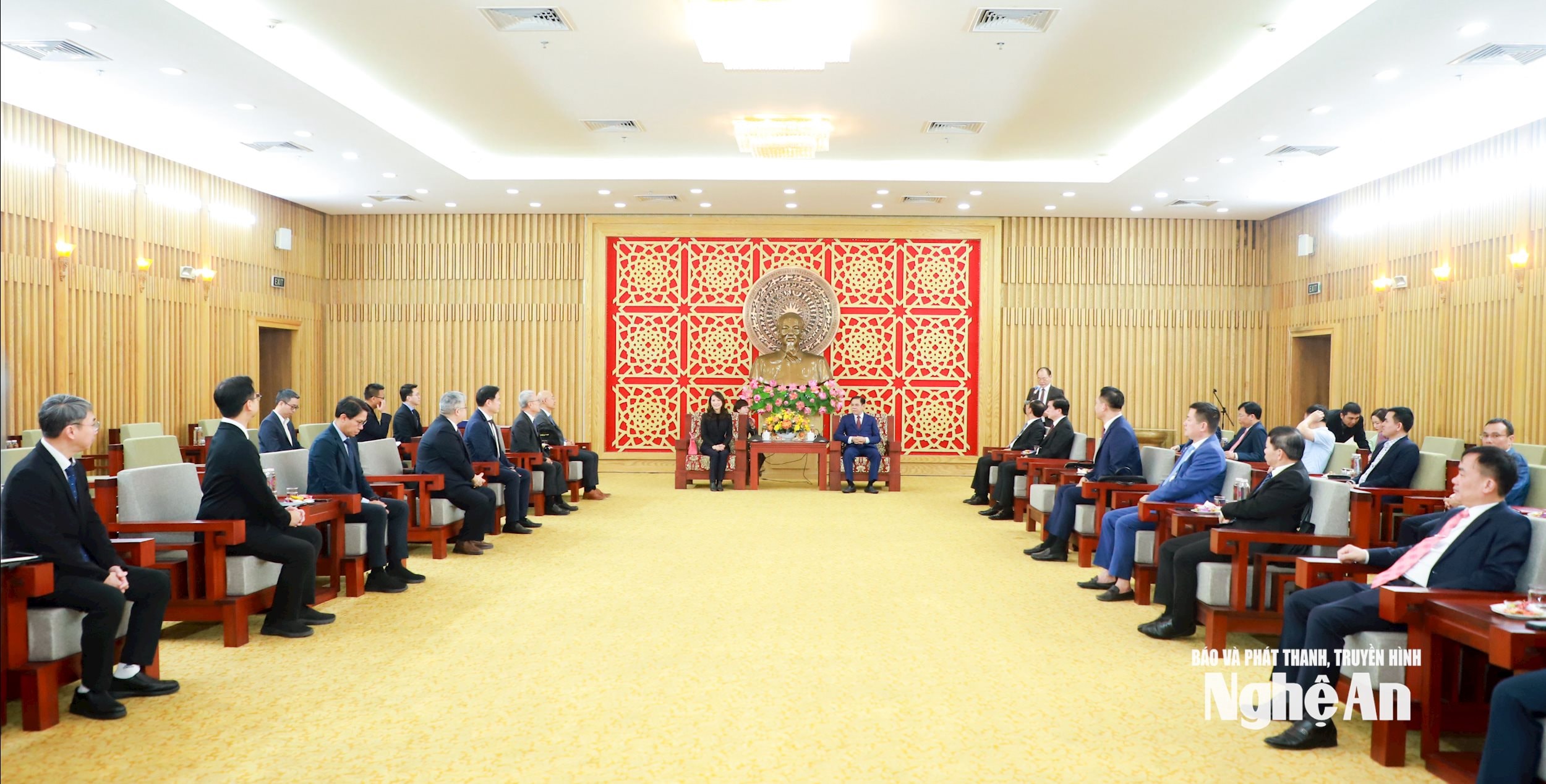 Chủ tịch UBND tỉnh Nghệ An Võ Trọng Hải tiếp Tổng Giám đốc Tập đoàn WHA, Thái Lan