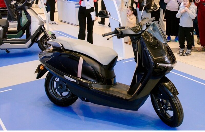 Xe máy điện Honda UC3 với thiết kế maxi-scooter hiện đại và tầm vận hành ấn tượng