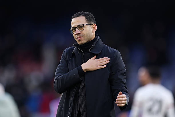 HLV Liam Rosenior đang giúp Chelsea hồi sinh phong độ.