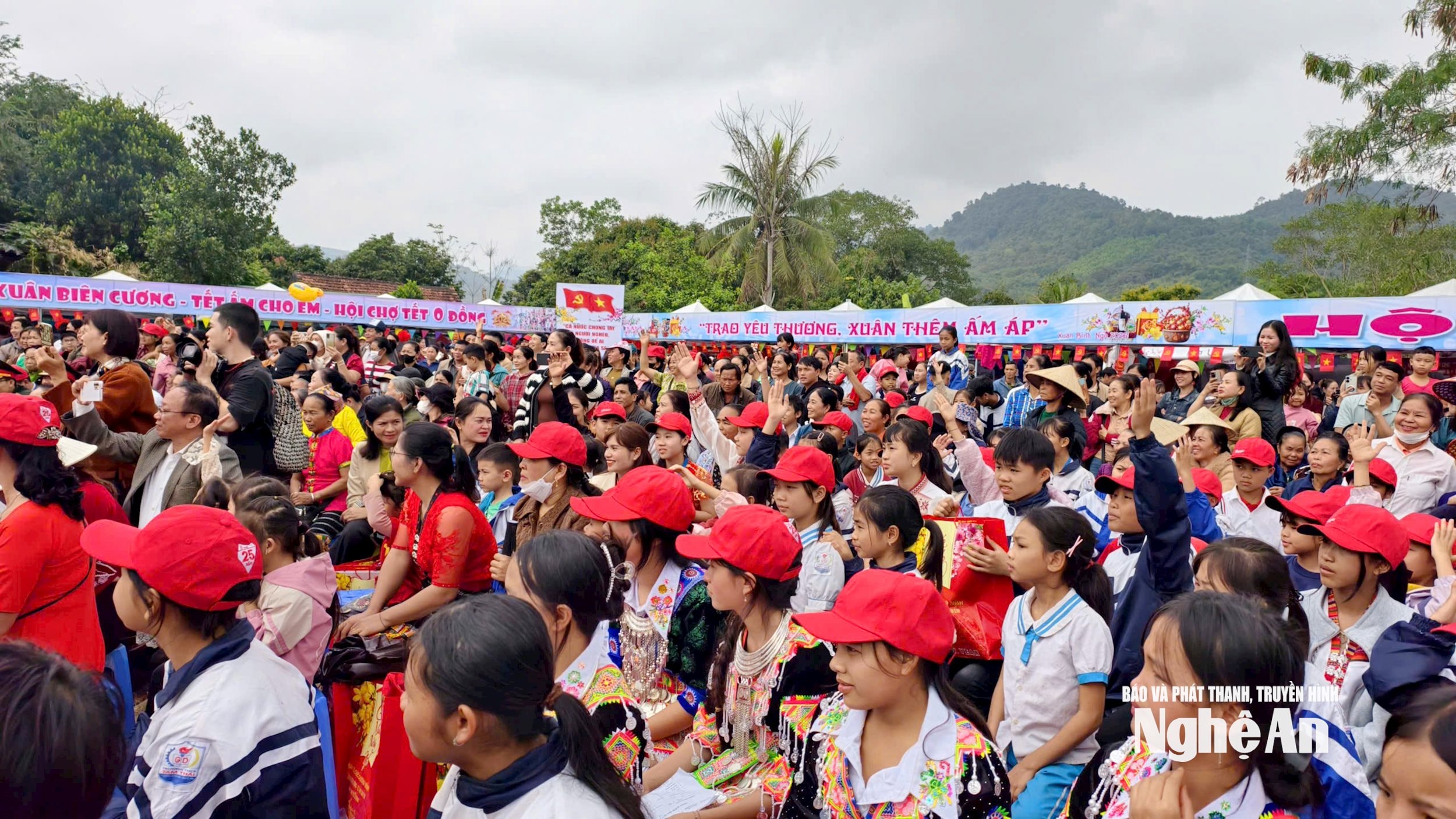 bà con vùng cao và những 