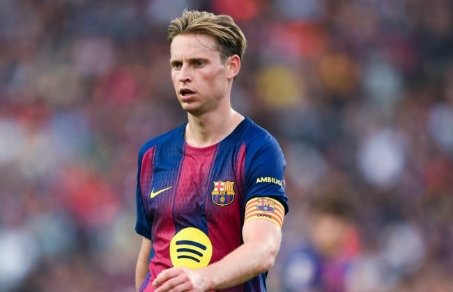 Frenkie de Jong trong buổi tập của Barcelona