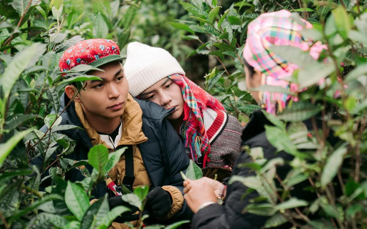 Gia đình Haha trở lại Bản Liền với sự gần gũi giữa nghệ sĩ và người dân
