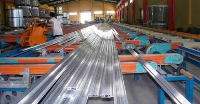 Giá thép hôm nay 1/2 quay đầu giảm trên sàn giao dịch