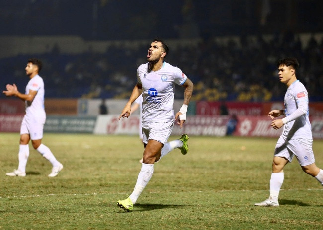 Trận hòa kịch tính giữa Thanh Hóa và Nam Định tại V.League.