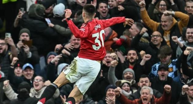 Benjamin Sesko ăn mừng bàn thắng quyết định trong trận đấu giữa Manchester United và Fulham.
