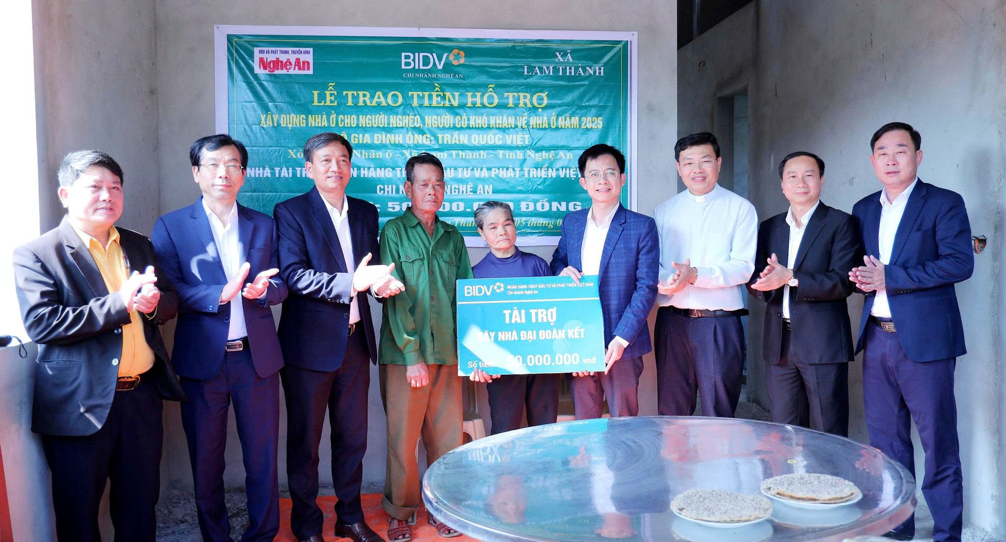 Ông Việt