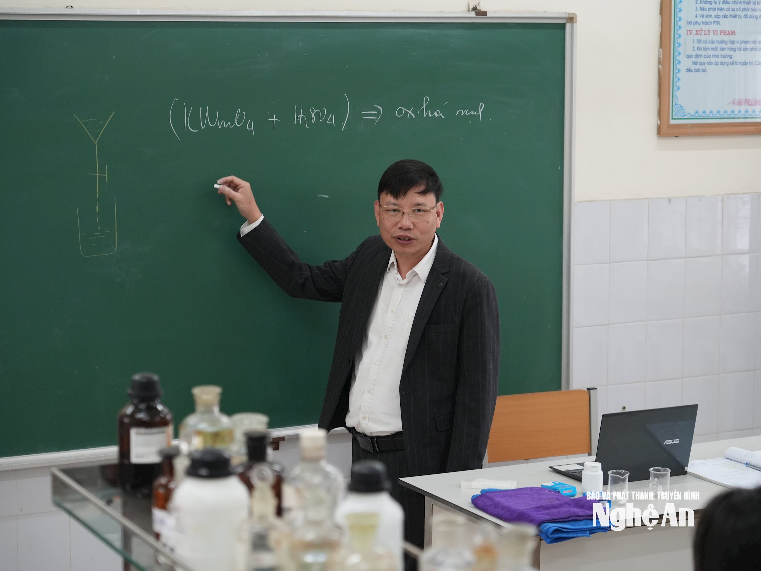 GS.TS Cao Cự Giác: Học không phải để thuộc lòng, mà học để tư duy