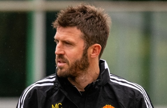 Michael Carrick sẽ đối mặt với thử thách lớn khi Man United tiếp đón Tottenham.