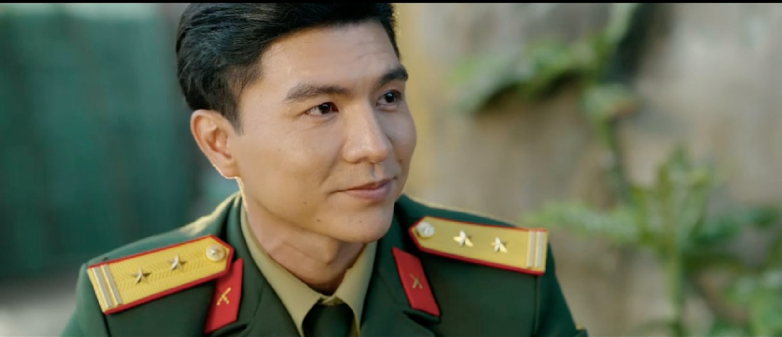 Sự xuất hiện của Lam Anh tại đơn vị khiến Kiên bất ngờ