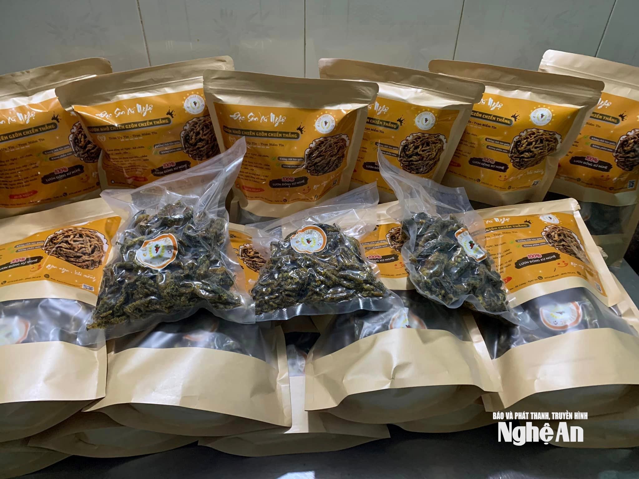 Sản phẩm lươn chiên giòn. Ảnh TP